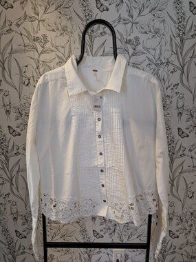NWT Free People We The Free Ivory Lace Hem Blouse — Size L
